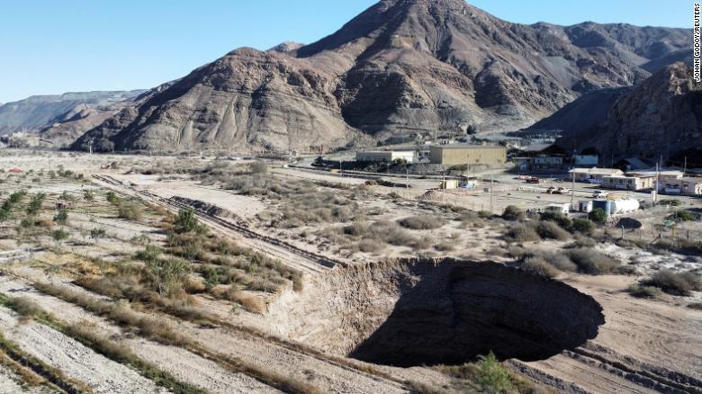 Il Cile cerca di sanzionare i responsabili della dolina vicino alla miniera di rame