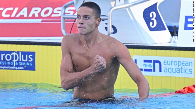 大卫波波维奇, 17, 在欧洲锦标赛上打破 100 米自由泳世界纪录