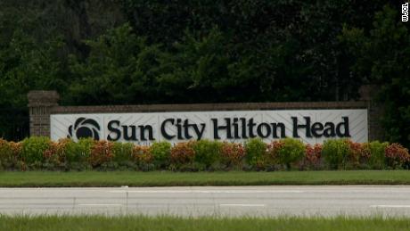 Sun City Hilton Head has more than 16,000 residents over 9 平方英里, the adult community says.