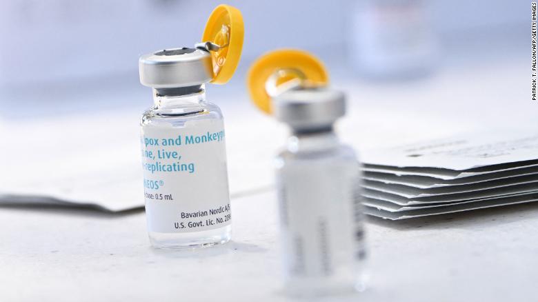 CNNで最初: バイデン当局者がサル痘ワクチンの取り組みを加速 1.8 百万回の追加投与とその他のステップ