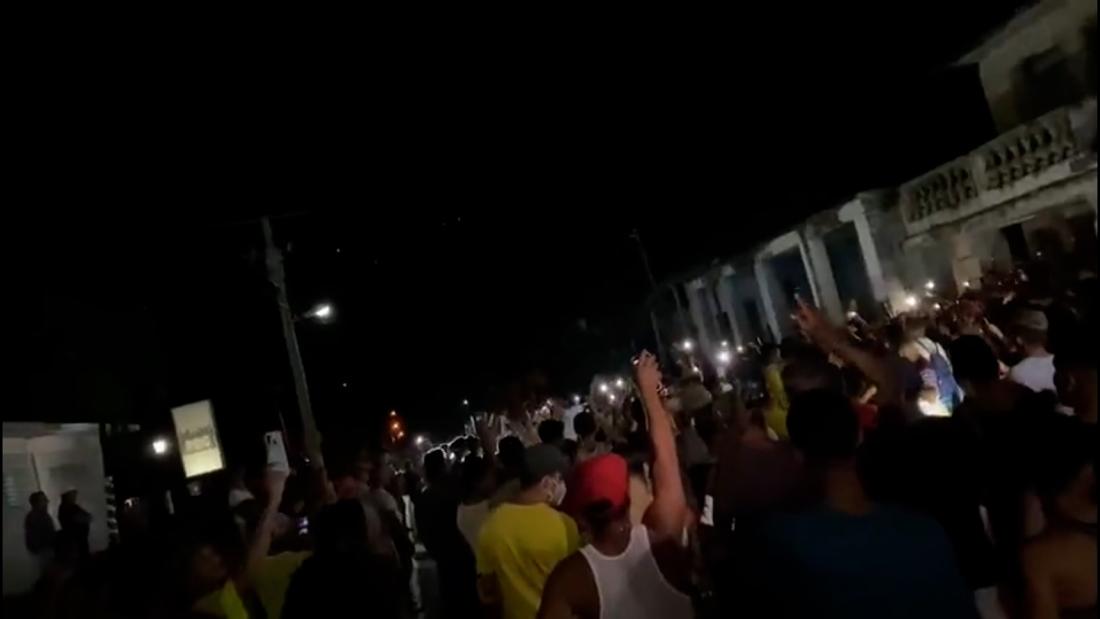 Al Grito De El Pueblo Est Cansado Decenas De Cubanos Protestan Por