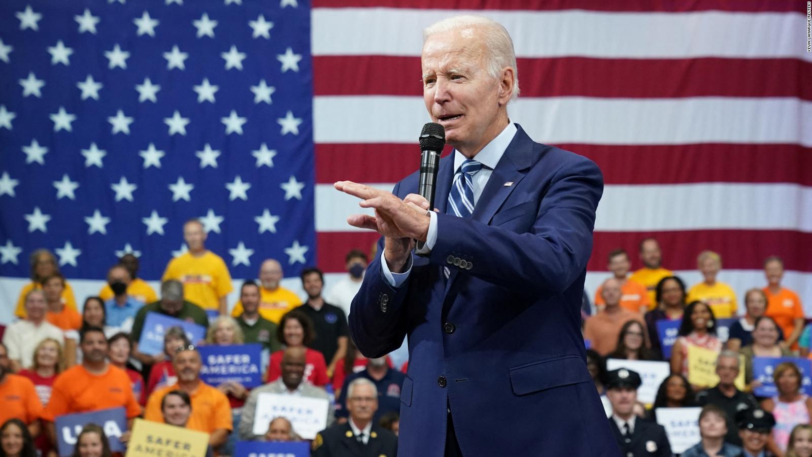 Biden condemns 'sickening' attacks on FBI following Mar-a-Lago search and slams GOP over January 6