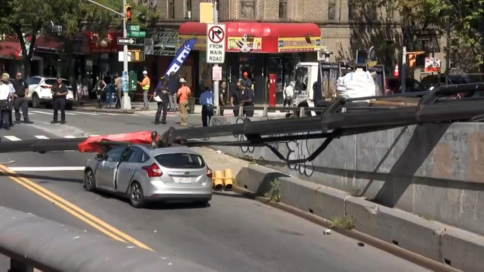 El Momento En Que Una Mujer Sobrevive A La Ca Da De Una Gr A Sobre Su