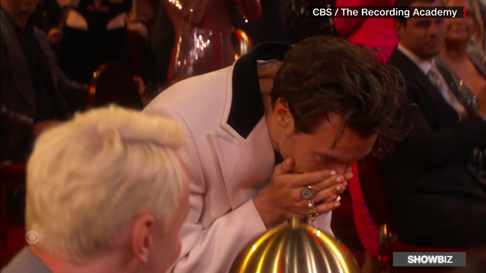 Harry Styles agradecido tras ganar el Grammy al mejor álbum del año