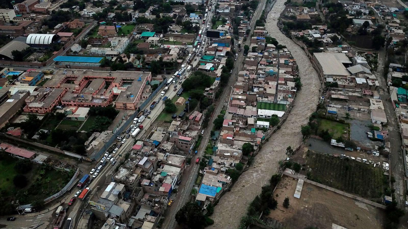 Per Bajo Alerta Roja Por Las Intensas Lluvias Y Posibles Desbordes De