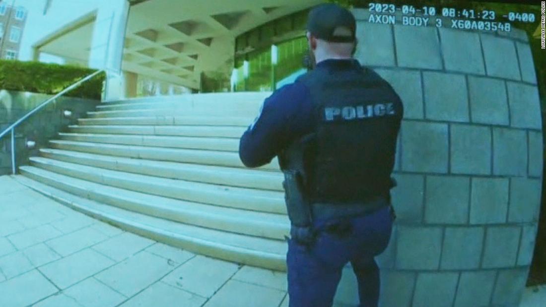 Video Bodycam Footage Shows Police S Quick Response To Bank Gunman