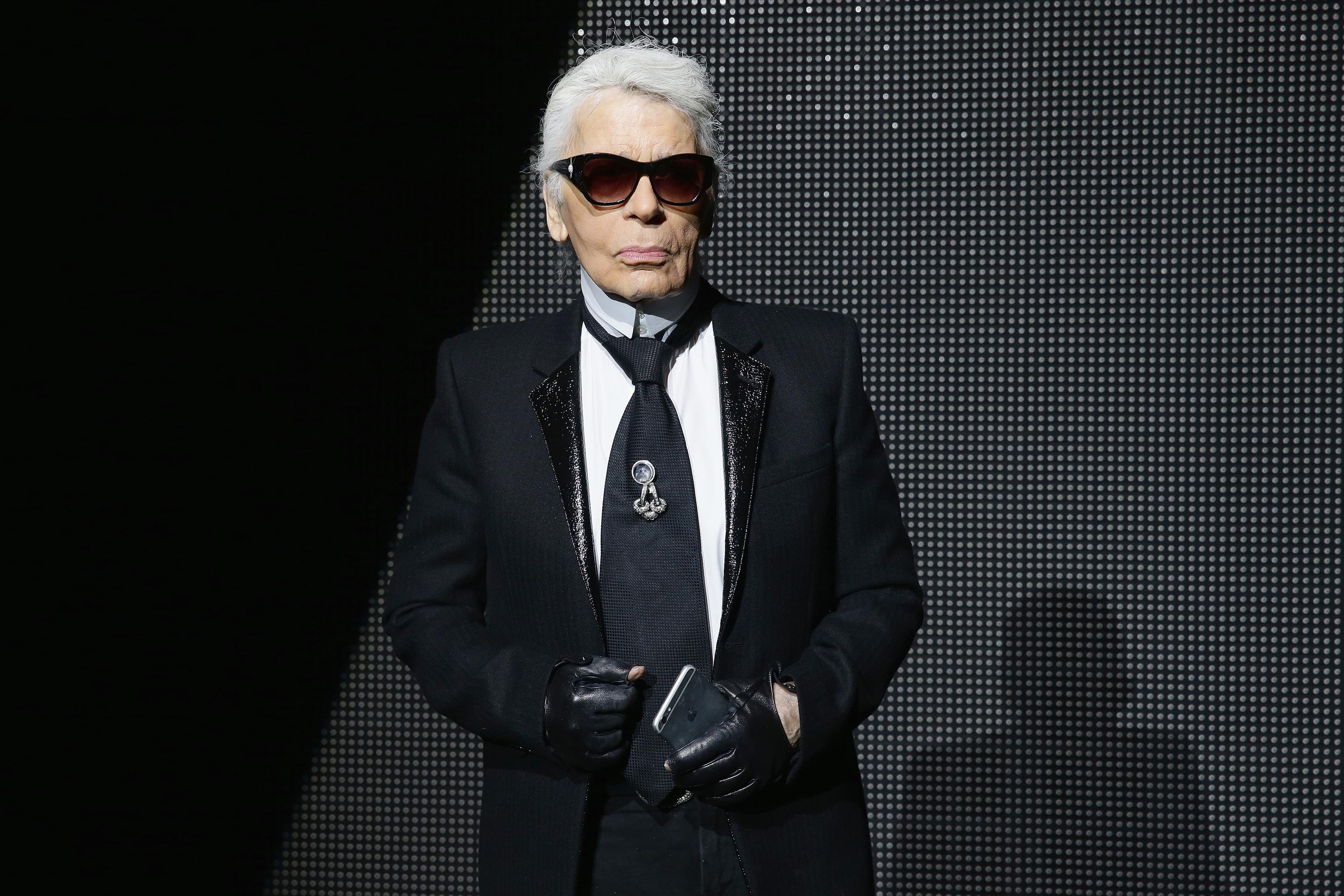 Origineel dosis Verslaving Karl Lagerfeld: the controversial and pioneering designer inspiring this  year's Met Gala dress code - CNN Style