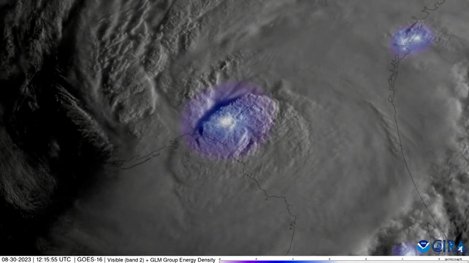 Impresionantes Im Genes Satelitales Muestran Rel Mpagos En El Interior