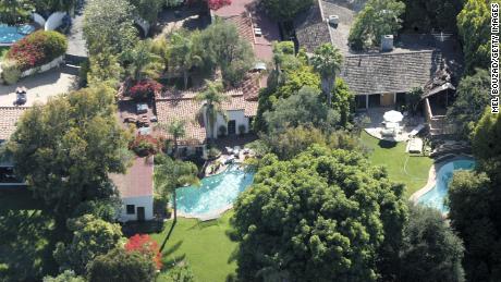 An aerial view of the house where actress Marilyn Monroe died is seen on July 26, 2002 in Brentwood, California.  This year marks the 40th anniversary of Monroe&#39;s death.  The actress, famous for such films as &quot;The Seven Year Itch&quot; and &quot;Some Like It Hot,&quot; was found dead on August 5, 1962 in her Brentwood, California home of a drug overdose. 