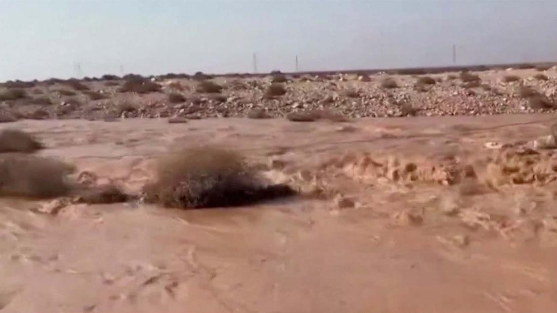 Entierros Masivos En Libia Tras Las Devastadoras Inundaciones Cnn Video