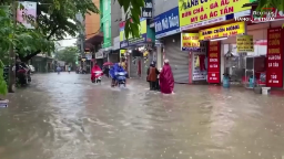 Lluvias Intensas Causan Inundaciones En La Capital De Vietnam Video