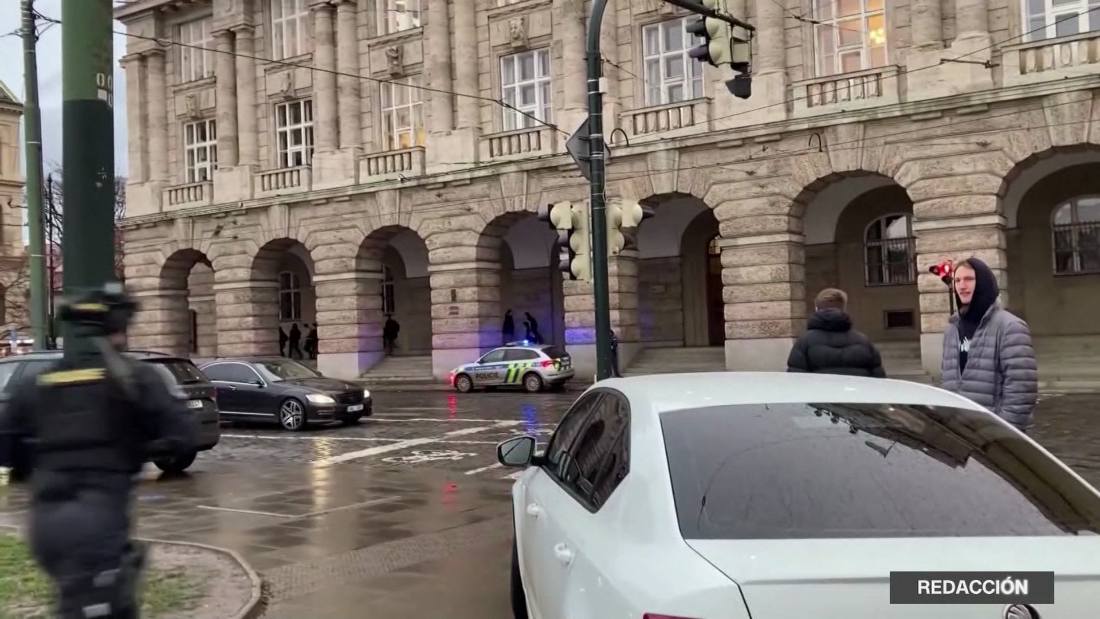 Un Tiroteo En Universidad De Praga Deja Al Menos Muertos Y