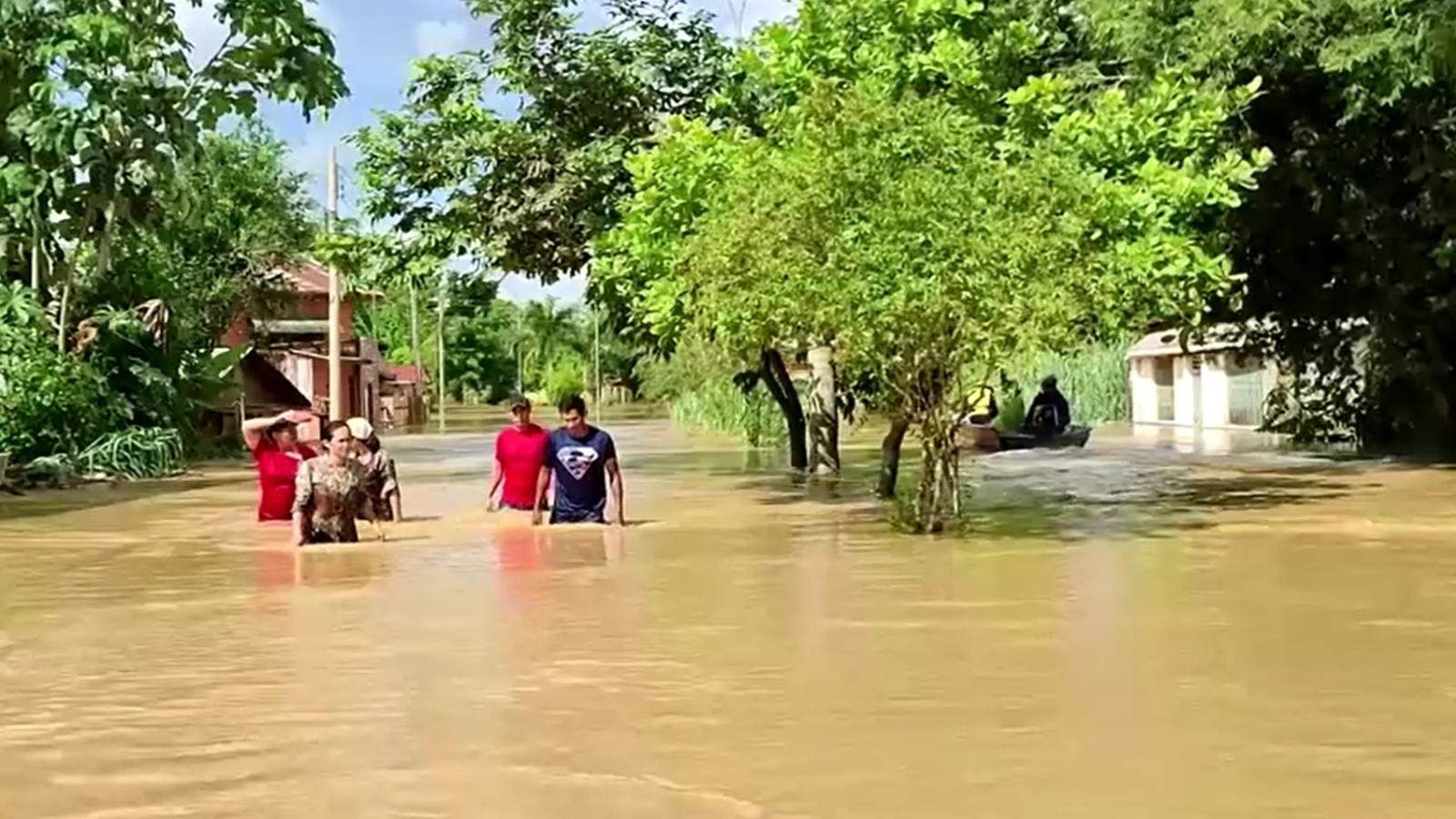 La crecida de un río en Bolivia deja una ciudad bajo el agua CNN Video