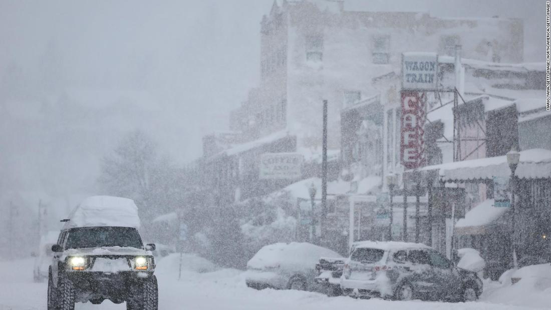 Poderosa Tormenta De Nieve Azota A California Y Provoca El Cierre De