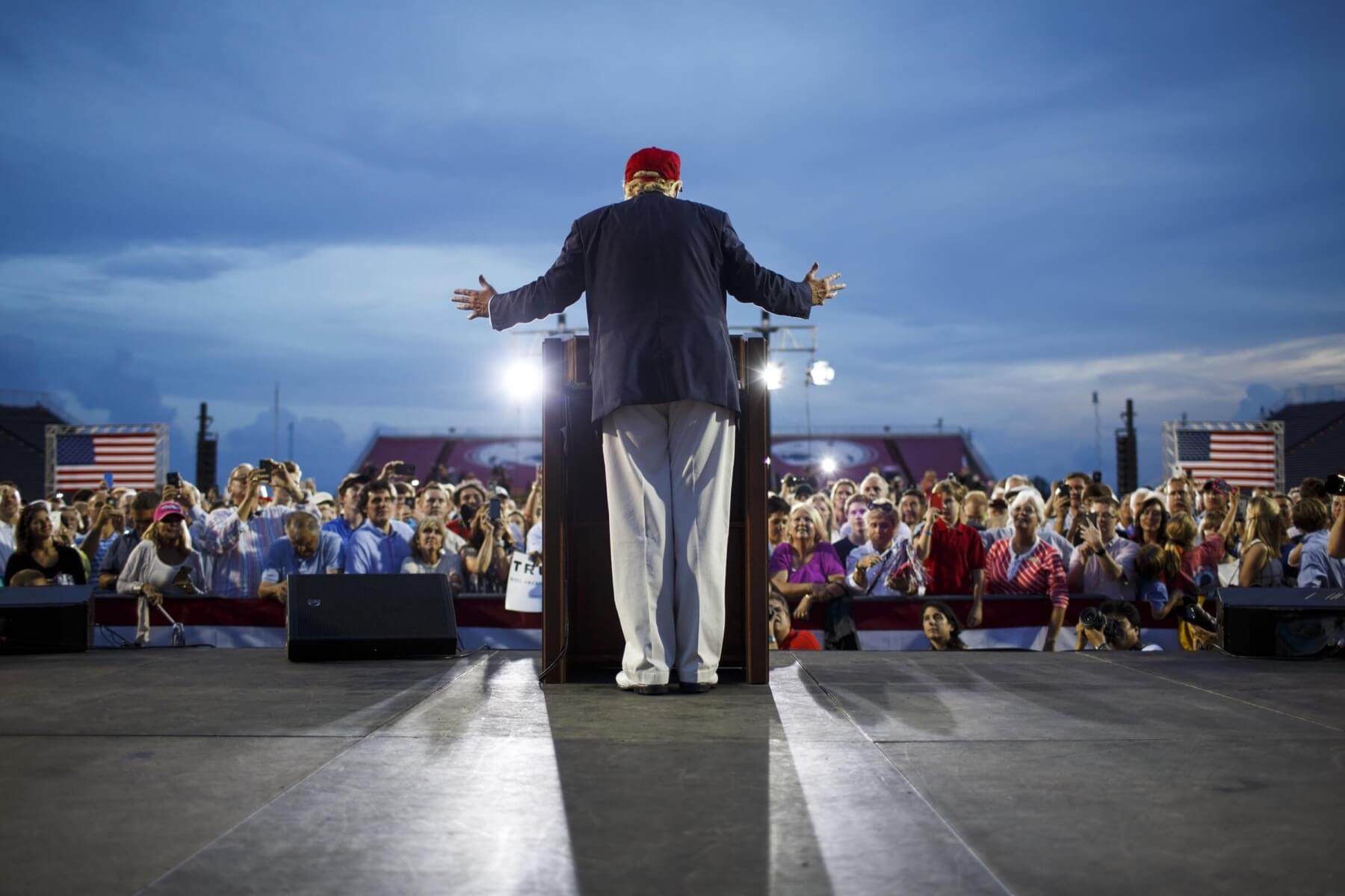 Trump Rally Draws 30 000 In Alabama A Race Like No Other
