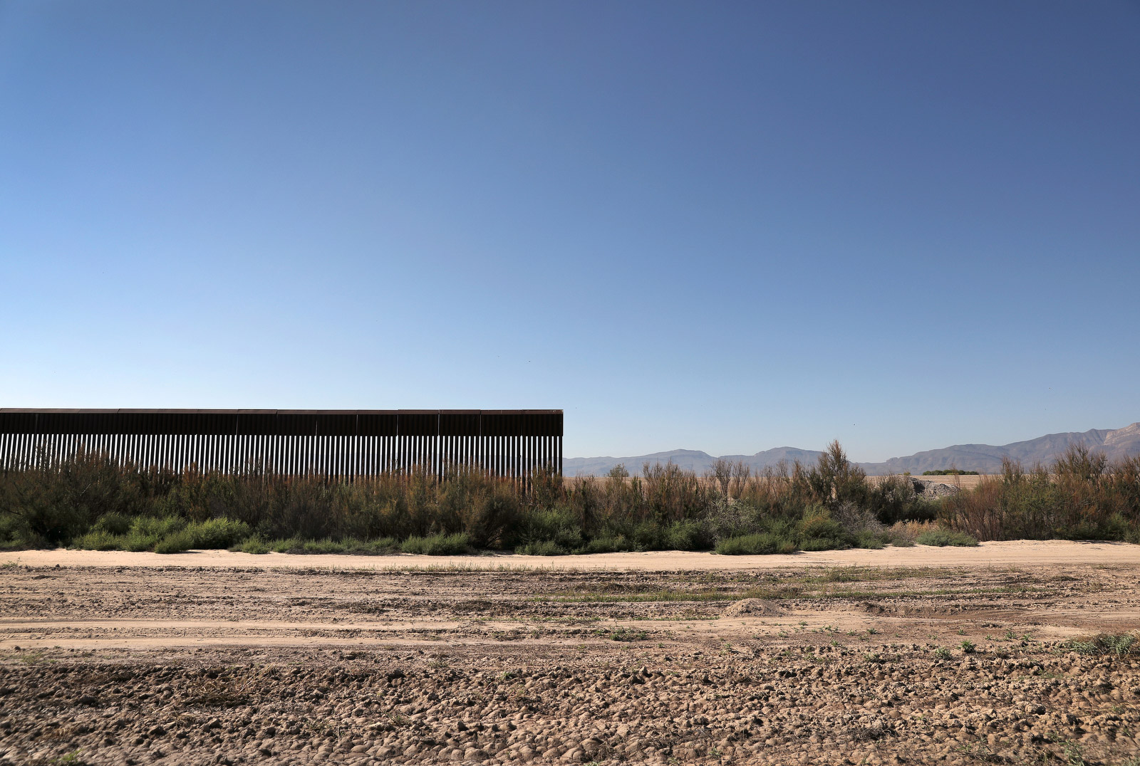 this-is-what-the-us-mexico-border-looks-like