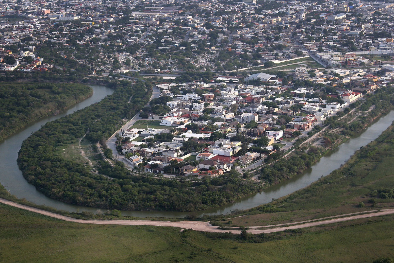 This Is What The Us Mexico Border Looks Like