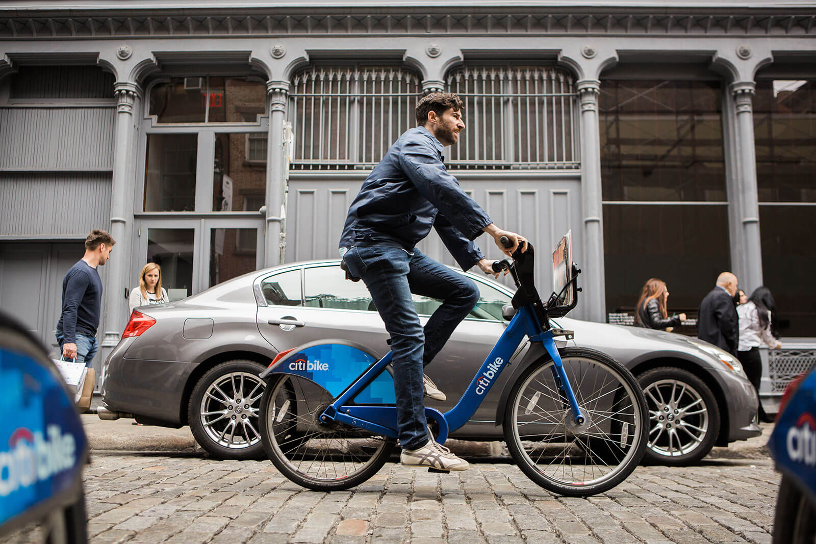 Lyft buys a bike startup