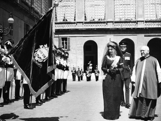 Image of Elizabeth II in Ghana, 1961 by Unknown photographer, (20th century)