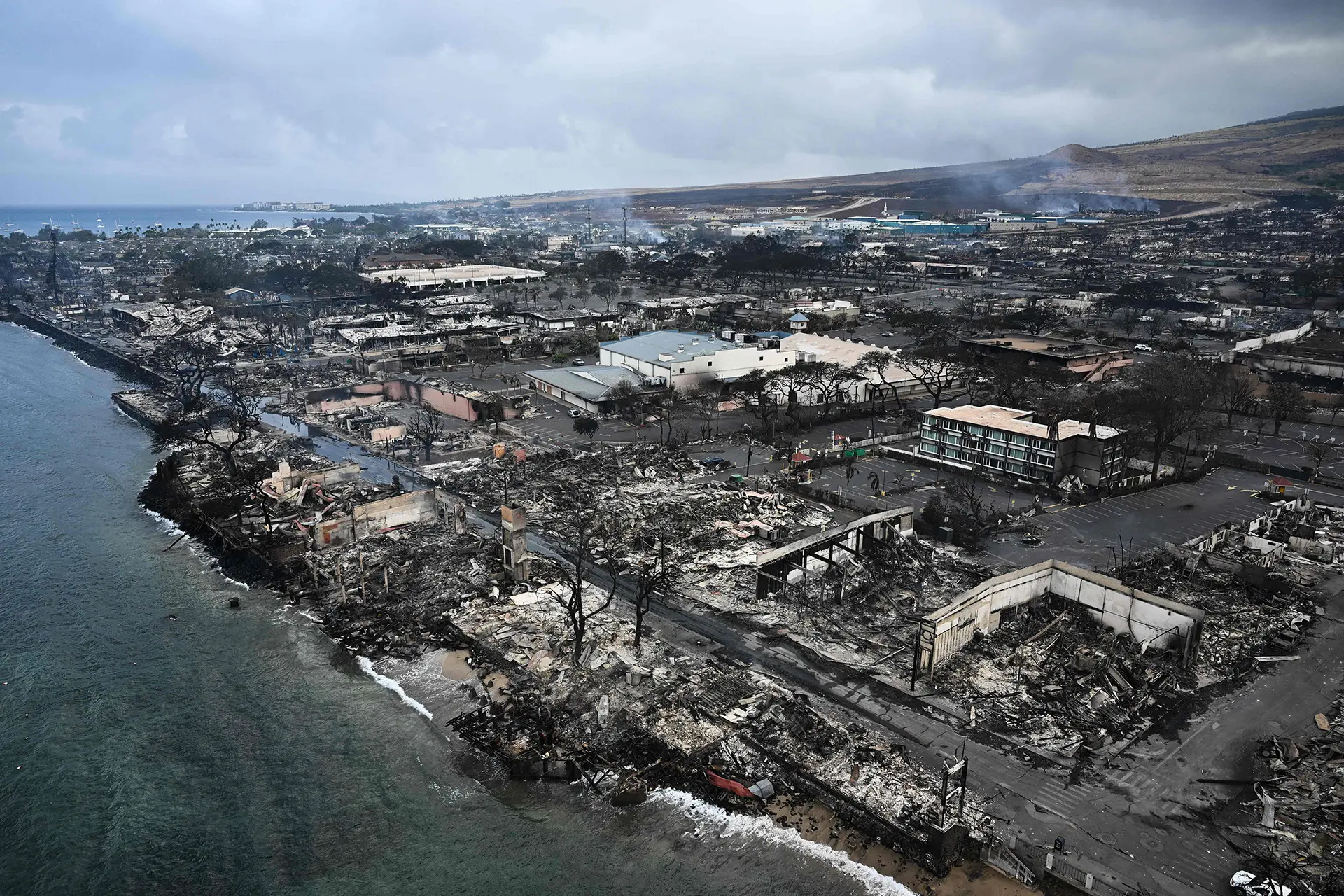 Hawaii wildfires timeline The hours that brought Lahaina to ruins