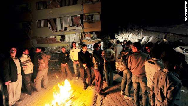 Turkish quake survivors confront cold
