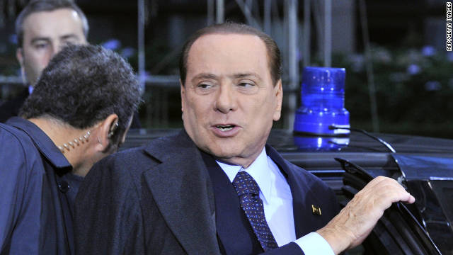 Italian Prime Minister Silvio Berlusconi&#39;s government has averted immediate collapse, according to Italian media reports.