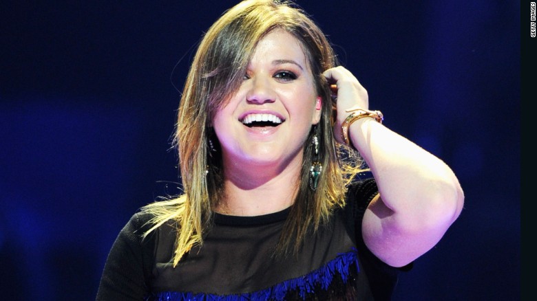 Kelly Clarkson Shuts Down Body Shaming Tweet Cnn Images, Photos, Reviews