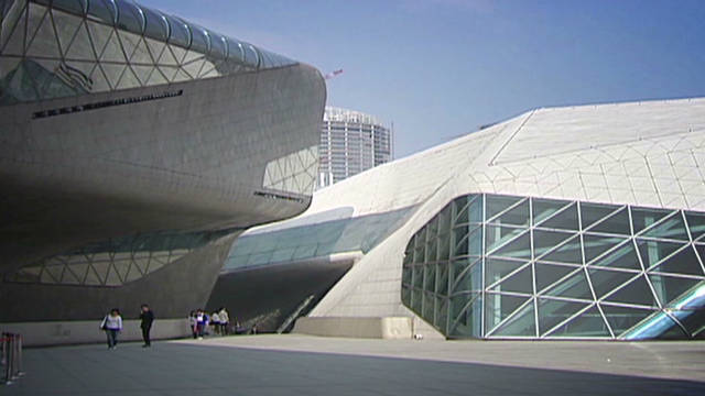 Guangzhou&#39;s striking opera house