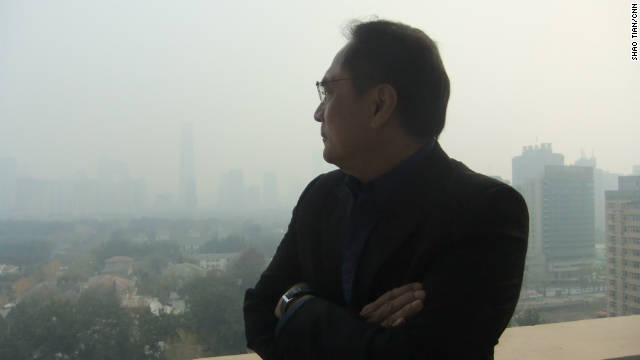 CNN&#39;s Beijing Bureau Chief Jaime FlorCruz looks out on Beijing&#39;s pollution on November 16.