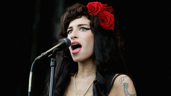 Amy Winehouse's wedding dress stolen