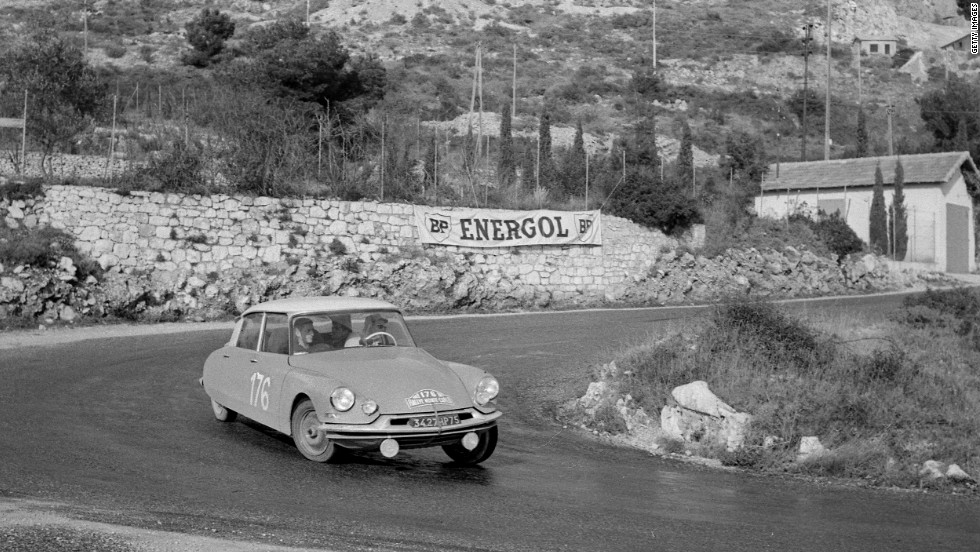French driver Paul Coltelloni guides his Citroen around Monte Carlo&#39;s narrow twists and turns en route to winning the 1959 race.