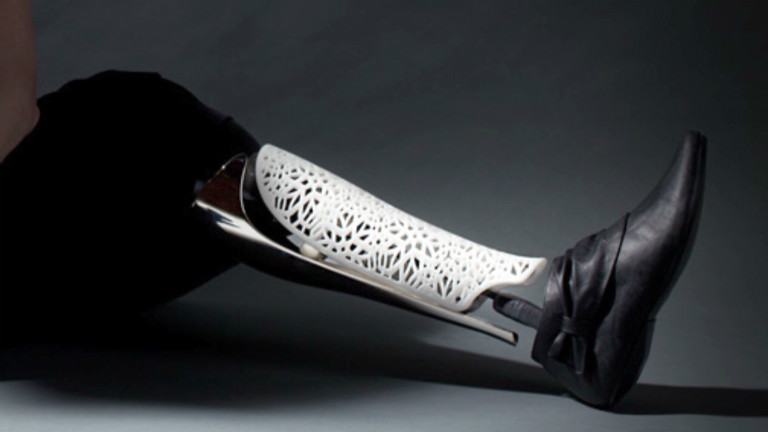 Turning prosthetic limbs into art | CNN Business