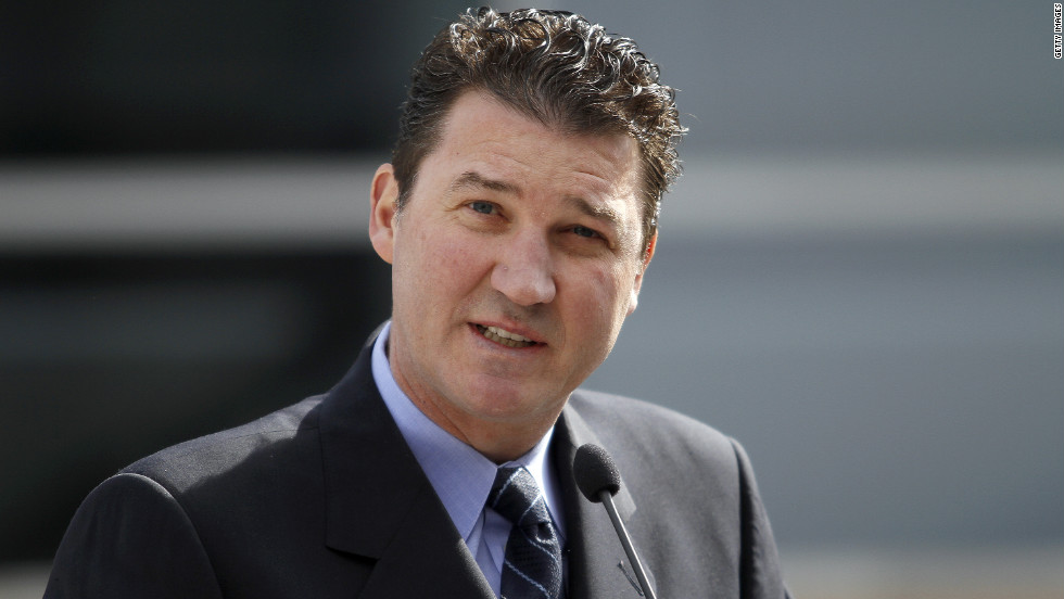 In 1999, the hockey Hall of Famer was the bankrupt Pittsburgh Penguins&#39; biggest creditor. Mario Lemieux turned the situation to his advantage, buying the team, keeping it in Pittsburgh and returning to play for it until 2006, when he retired. Thanks to an influx of good players, especially Sidney Crosby, the team won a Stanley Cup in 2009.