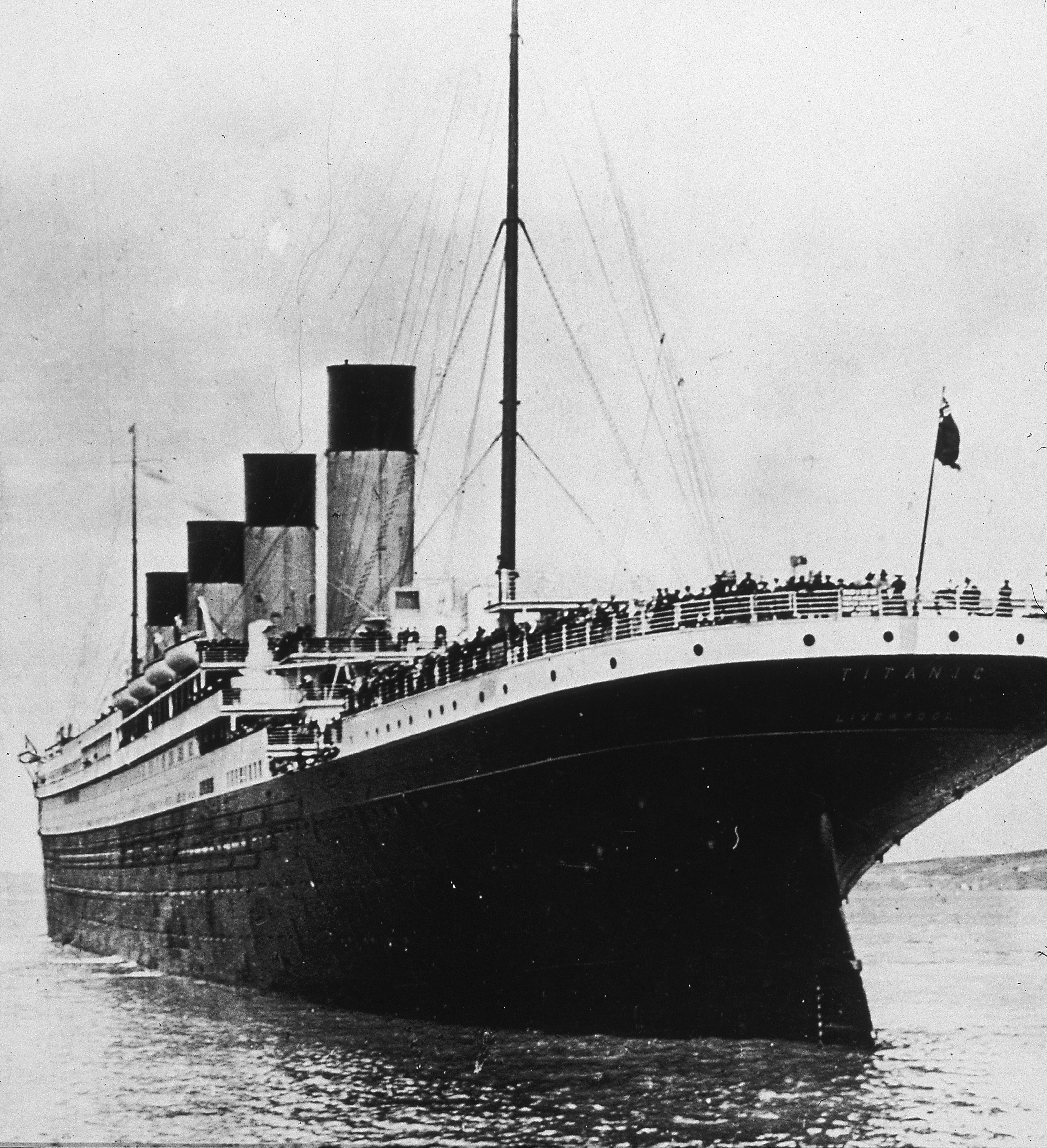 where did the titanic set sail from , who found the titanic
