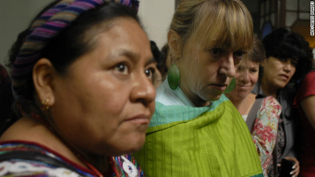 The report into violence against women was led by Nobel laureates Jody Williams (R) and Rigoberta Menchu (L).
