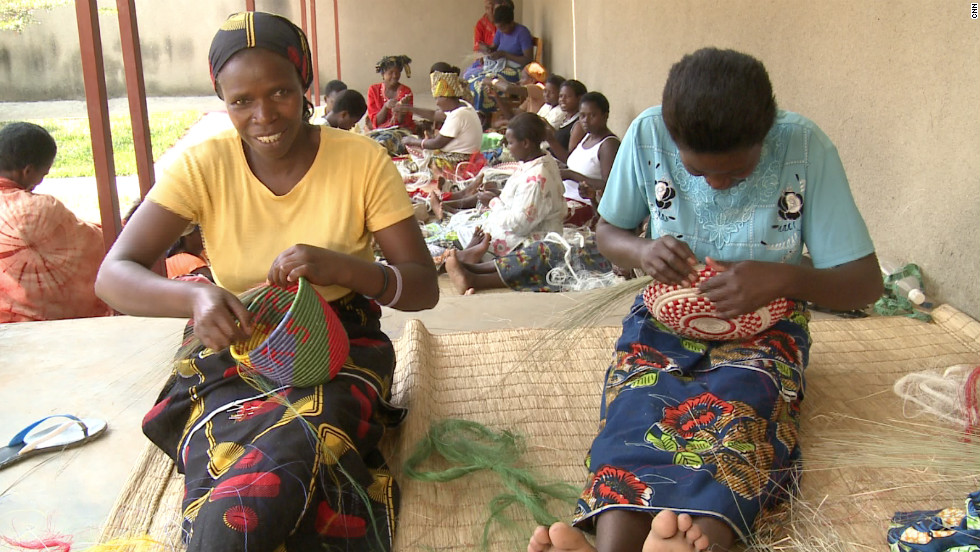 Rwandan basketmakers weave their way into Macy's - CNN