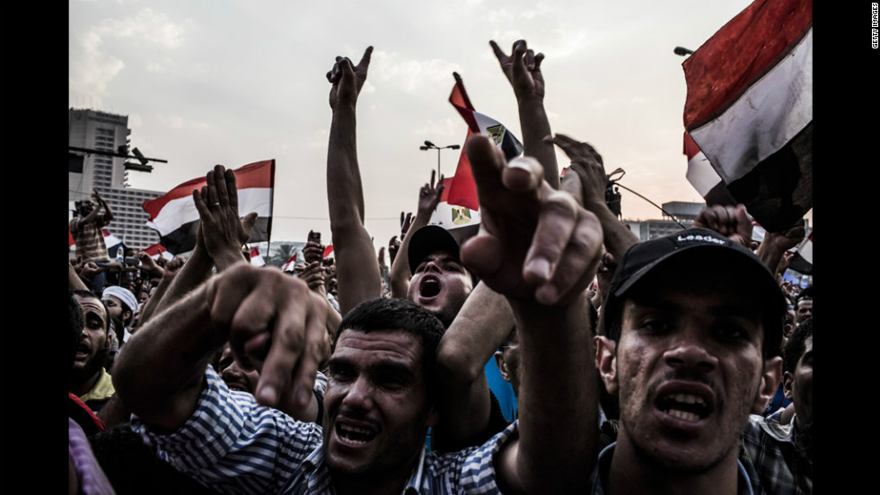 Protesters demonstrate against Egypt&#39;s military rulers.