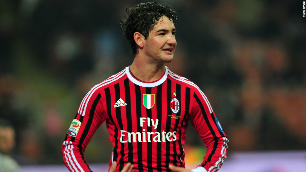 AC Milan&#39;s Brazil international forward Alexandre Pato has been negotiating with Corinthians over a return to his homeland as he seeks to revive his career ahead of the 2014 World Cup.