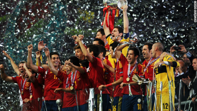 120701091015-euro-final-spain-celebrate-win-story-top.jpg