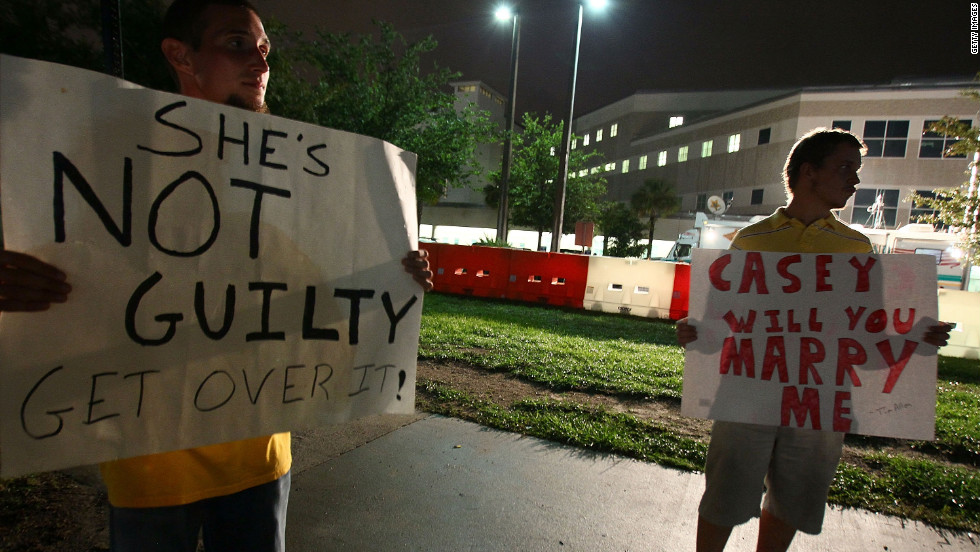 &lt;strong&gt;July 2011: &lt;/strong&gt;Others, such as Tim Allen, right, and David Antolic, held signs of a different tone in front of a jail in Orlando on July 16, 2011, the day before Anthony was released.