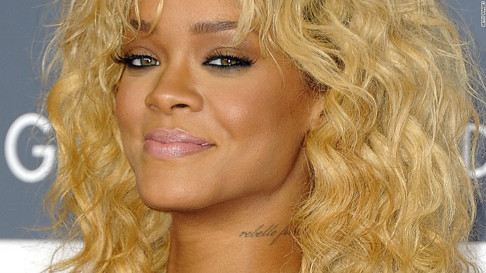 Pop star Rihanna has several tattoos, among them reportedly one that is grammatically incorrect in French.