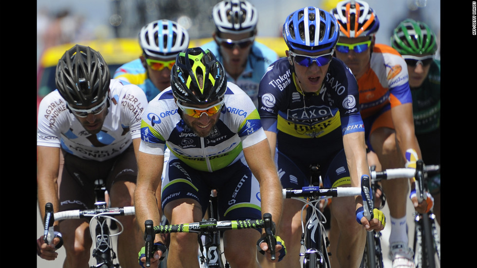 From left, France&#39;s Christophe Riblon, Switzerland&#39;s Michael Albasini, Denmark&#39;s Chris Anker Sorensen, Spain&#39;s Luis-Leon Sanchez and France&#39;s Cyril Gautier lead the race on Saturday.