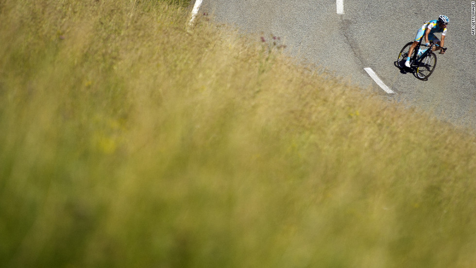 Frederik Kessiakoff of Sweden, who led for much of the race, rounds a turn Sunday.