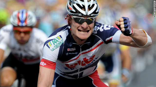 Greipel holds off Sagan for third stage win as Wiggins keeps yellow - CNN