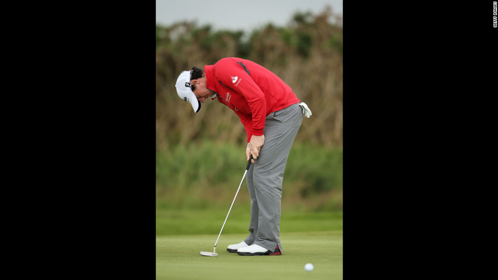 Rory Mcllroy of Northern Ireland reacts to a missed putt on the 17th green during the second round Friday.