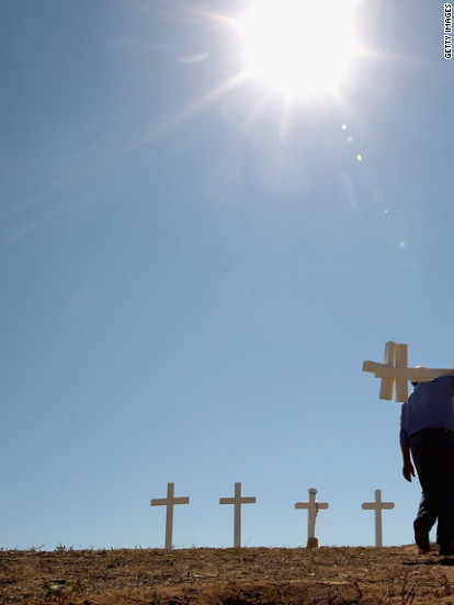 Man who delivers handmade crosses to mass shootings has weeks to live