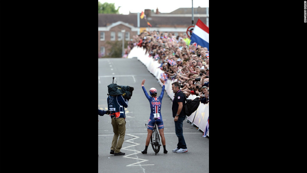 Armstrong is victorious in London.