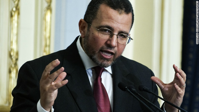 Egyptian Prime Minister Hisham Qandil announces the newly-elected Egyptian cabinet on August 2, 2012.