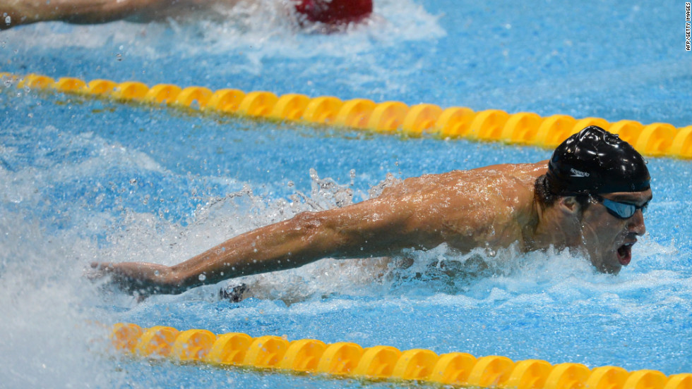 Michael Phelps competes in the men&#39;s 4x100-meter medley relay final.