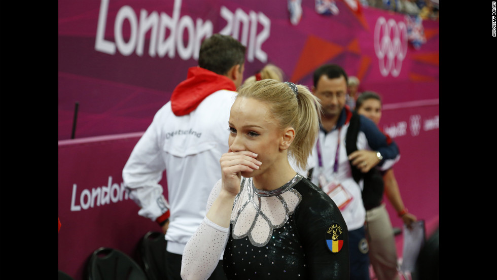 Romania&#39;s Sandra Raluca Izbasa reacts after winning gold in the women&#39;s vault final of the artistic gymnastics event.